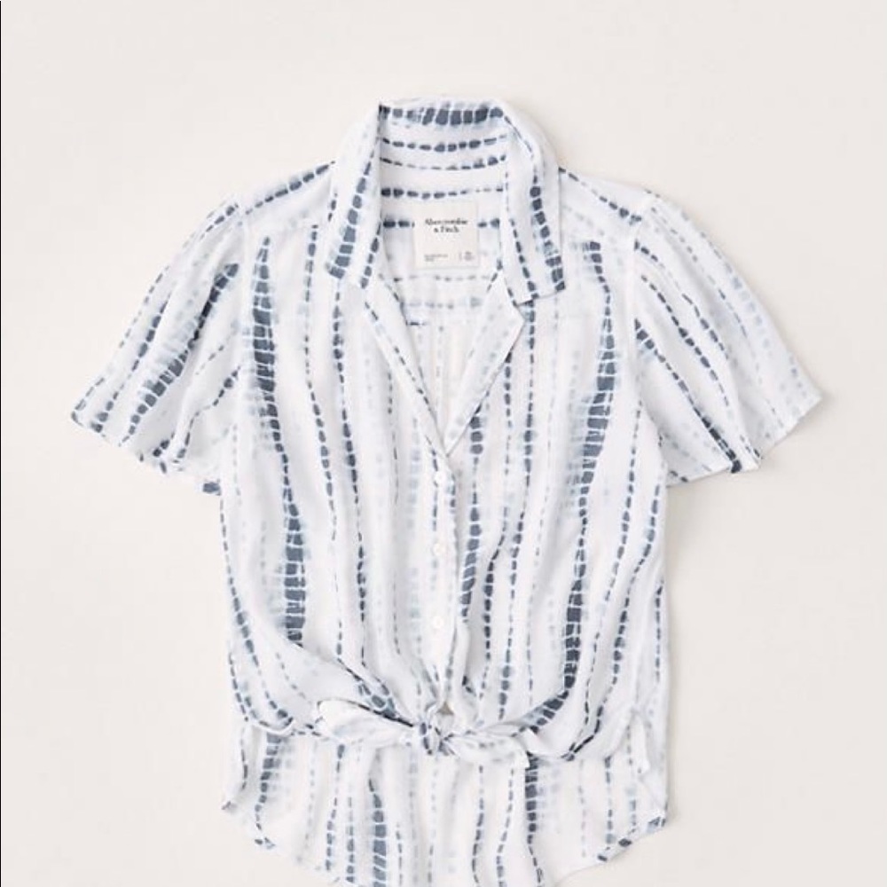 NWT flutter sleeve top